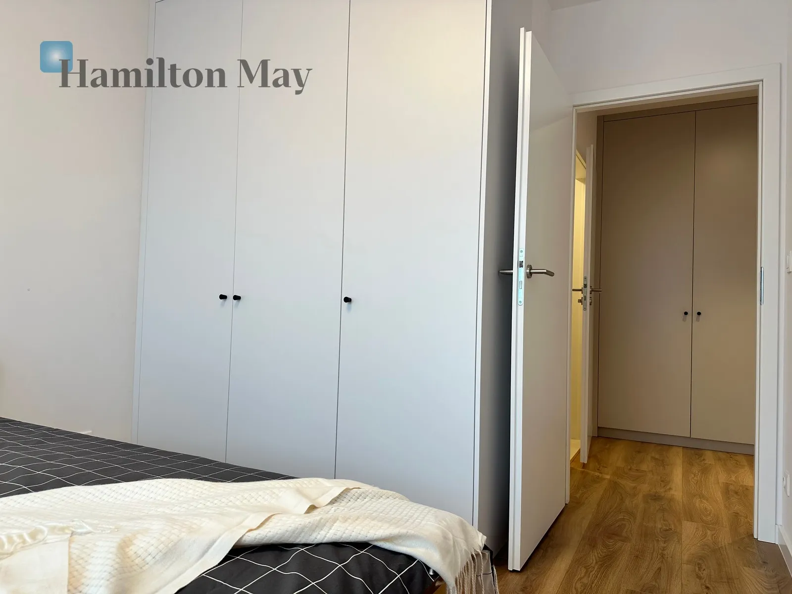 Region: Mokotów Subregion: Służewiec Distance to centre: 6.51 km Level: 8 Price: 1029000 PLN Bedrooms: 1 Bathrooms: 1 Size: 45.29m2 - slider