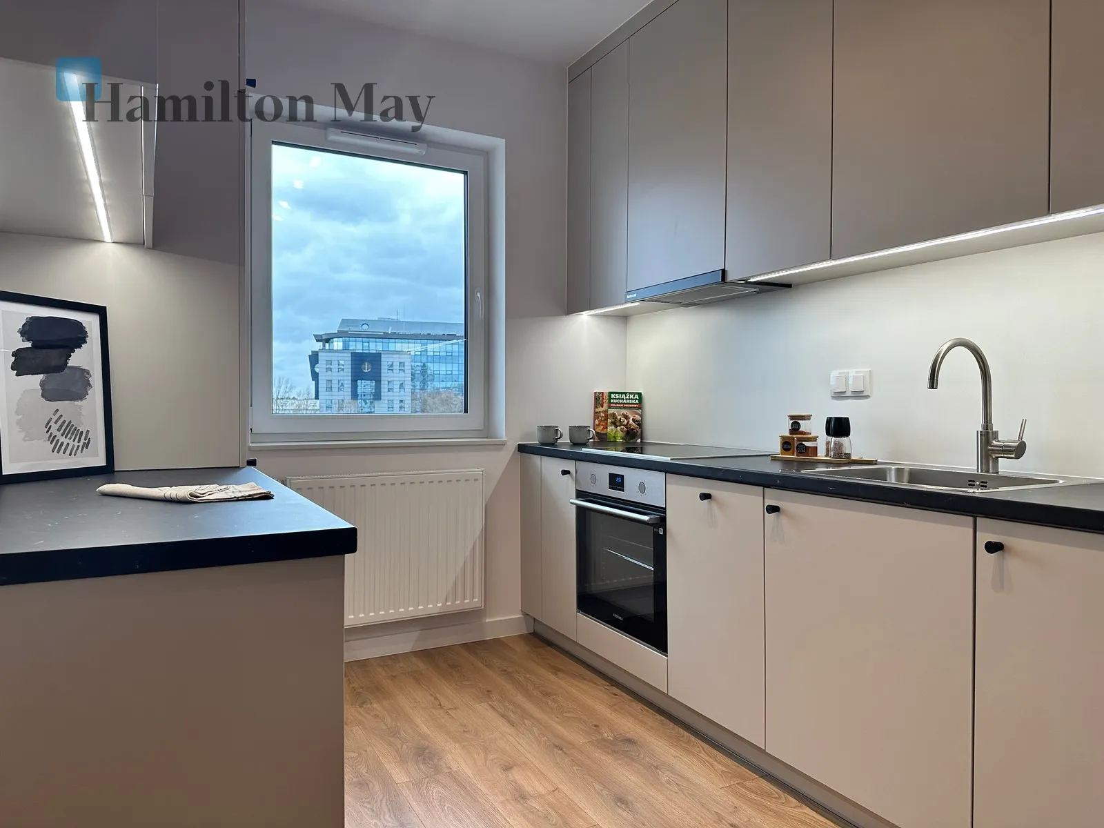 Region: Mokotów Subregion: Służewiec Distance to centre: 6.51 km Level: 8 Price: 1029000 PLN Bedrooms: 1 Bathrooms: 1 Size: 45.29m2 Price/m2: 22720 PLN - slider