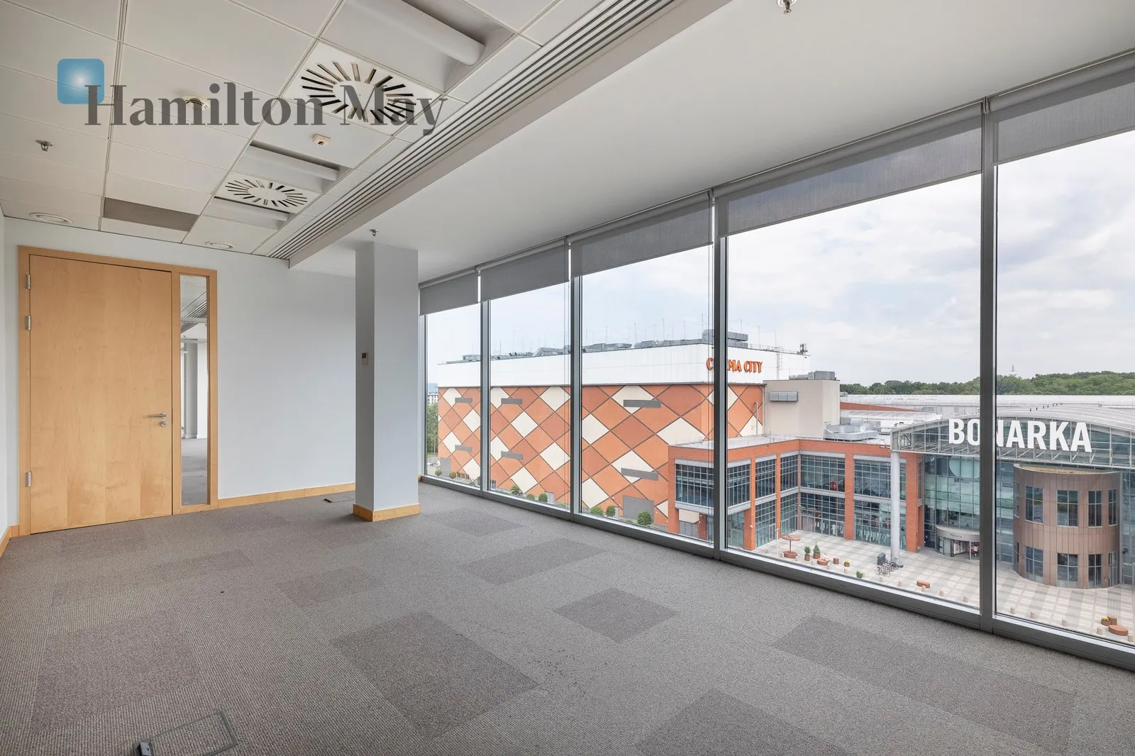 Distance to centre: 4.19 km Level: 3 Price: 8600 PLN Bedrooms: null Bathrooms: null Plot size: nullm2 Layout: null Price/m2: 43 PLN - slider