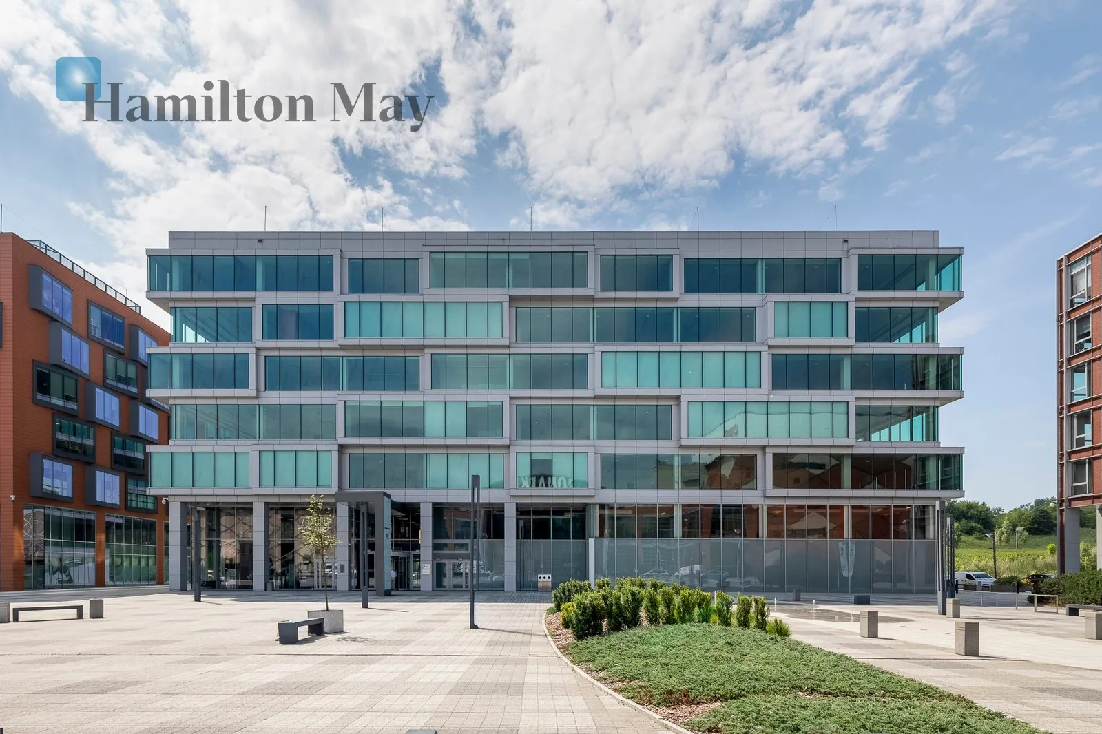 Price: 8600 PLN Bedrooms: null Bathrooms: null Plot size: nullm2 - slider
