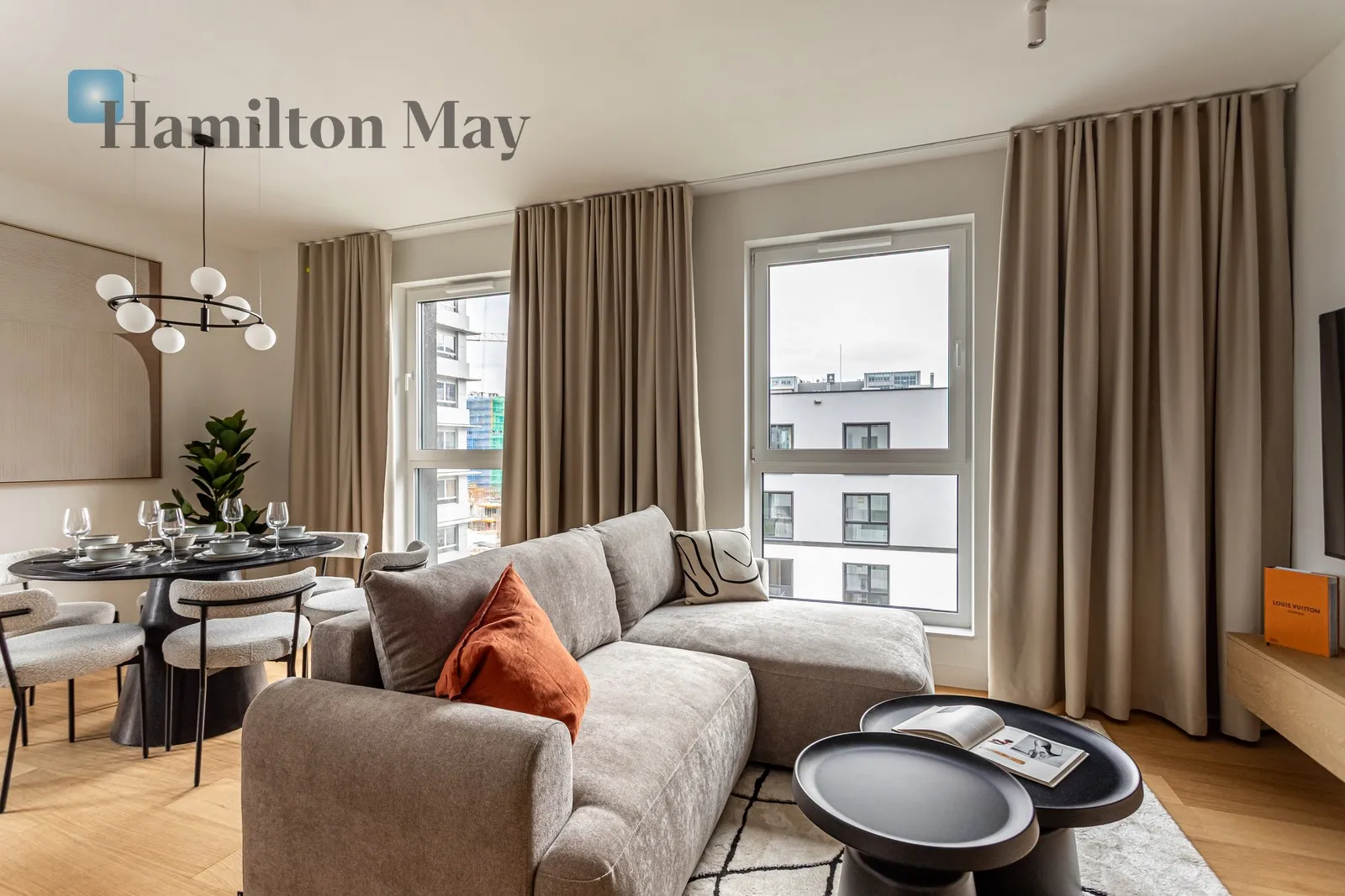 Street: Domaniewska Region: Mokotów Subregion: Służewiec Distance to centre: 5.29 km Level: 7 Price: 15600 PLN Bedrooms: 3 Bathrooms: 2 Size: 85m2 Price/m2: 184 PLN - slider