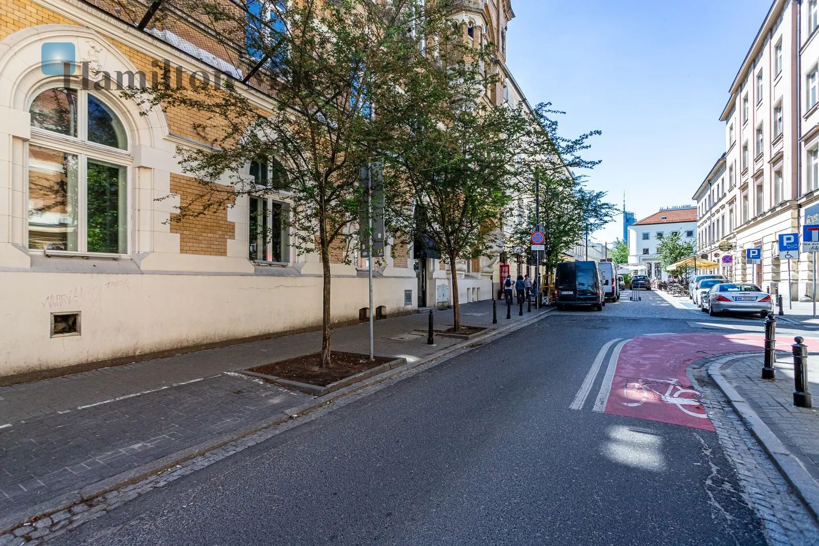 Distance to centre: 0.71 km Level: -9 Price: 350000 PLN Bedrooms: null Bathrooms: null Plot size: nullm2 - slider