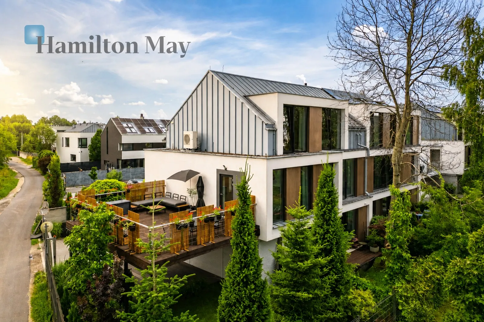 A spacious, modern, and rent-free two-story apartment in a quiet neighborhood.

 - slider