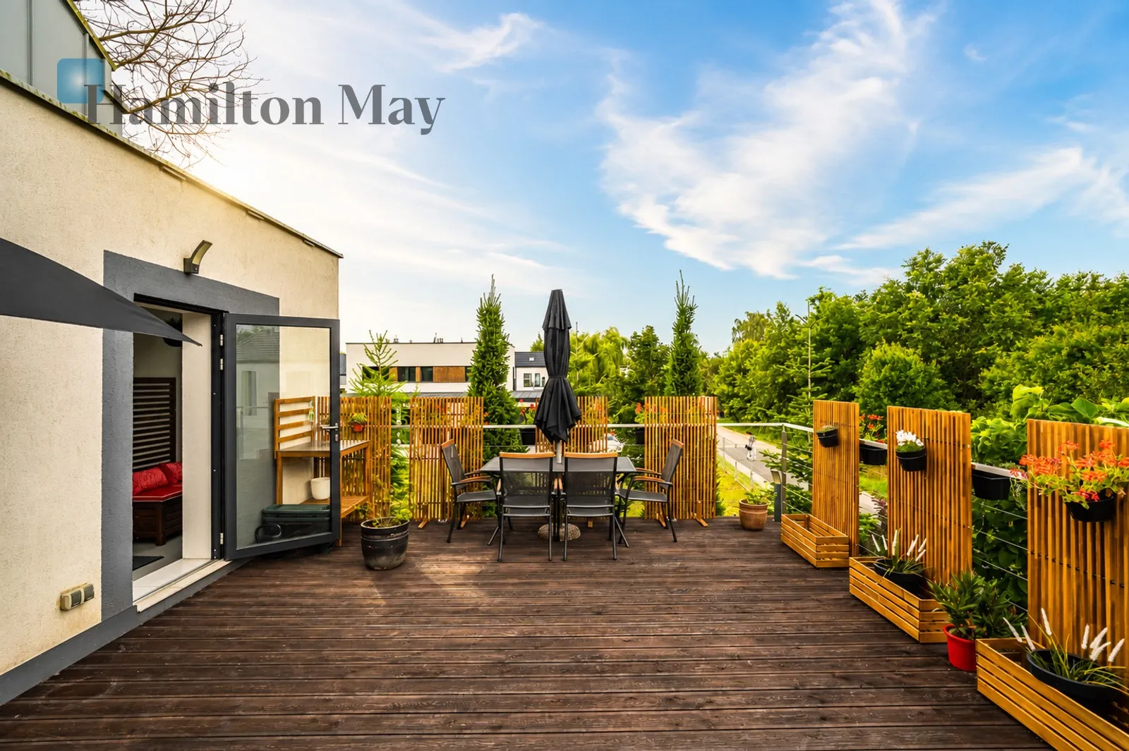 A spacious, modern, and rent-free two-story apartment in a quiet neighborhood.

 - slider