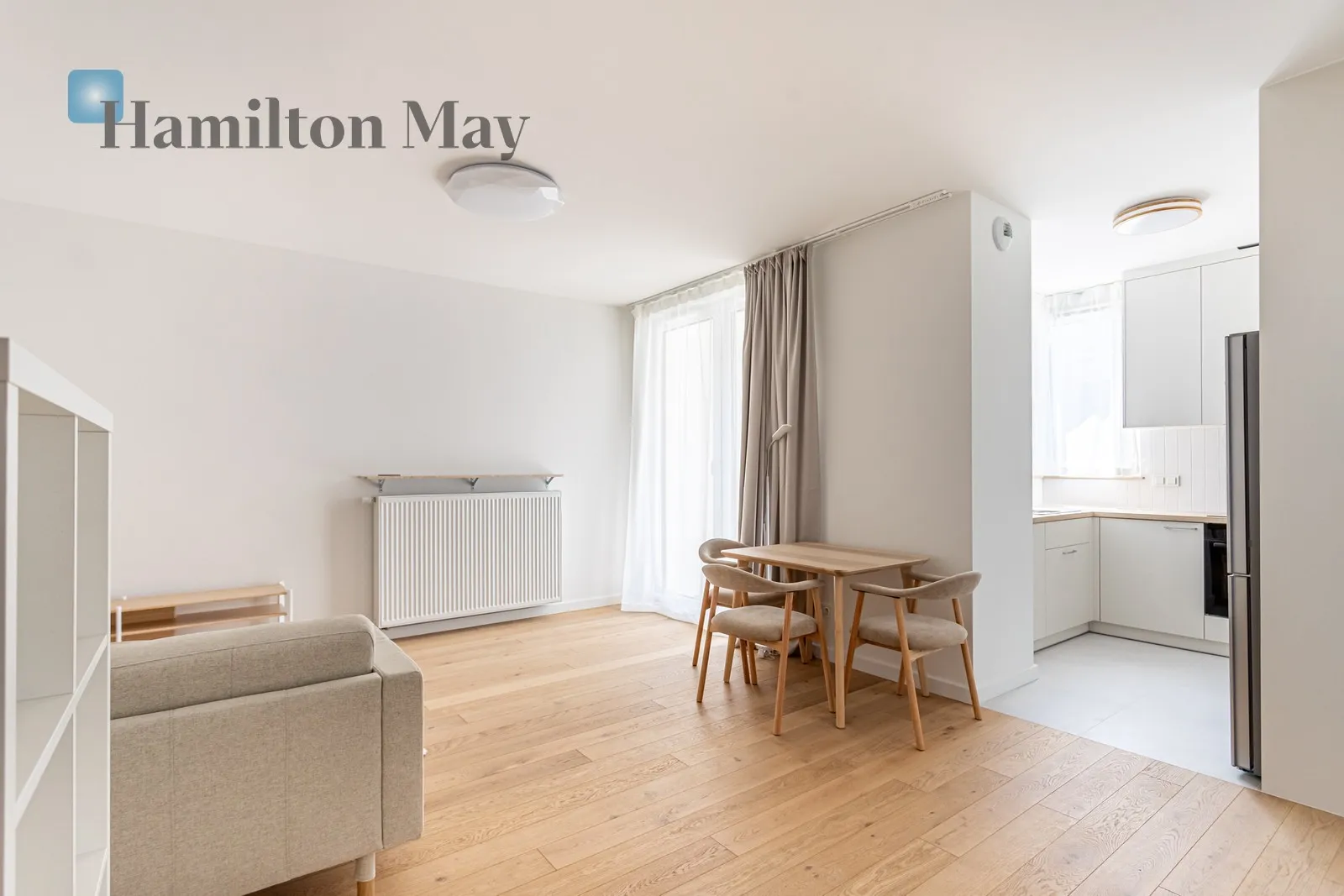 City: Warszawa Street: Aleja Krakowska Region: Włochy Subregion: Nowe Włochy Distance to centre: 5.18 km Level: 4 Price: 3600 PLN Bedrooms: 1 Bathrooms: 1 Size: 49m2 - slider