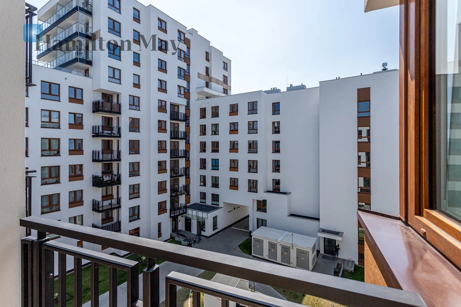 Subregion: Nowe Włochy Distance to centre: 5.18 km Level: 4 Price: 3600 PLN Bedrooms: 1 Bathrooms: 1 Size: 49m2 - slider