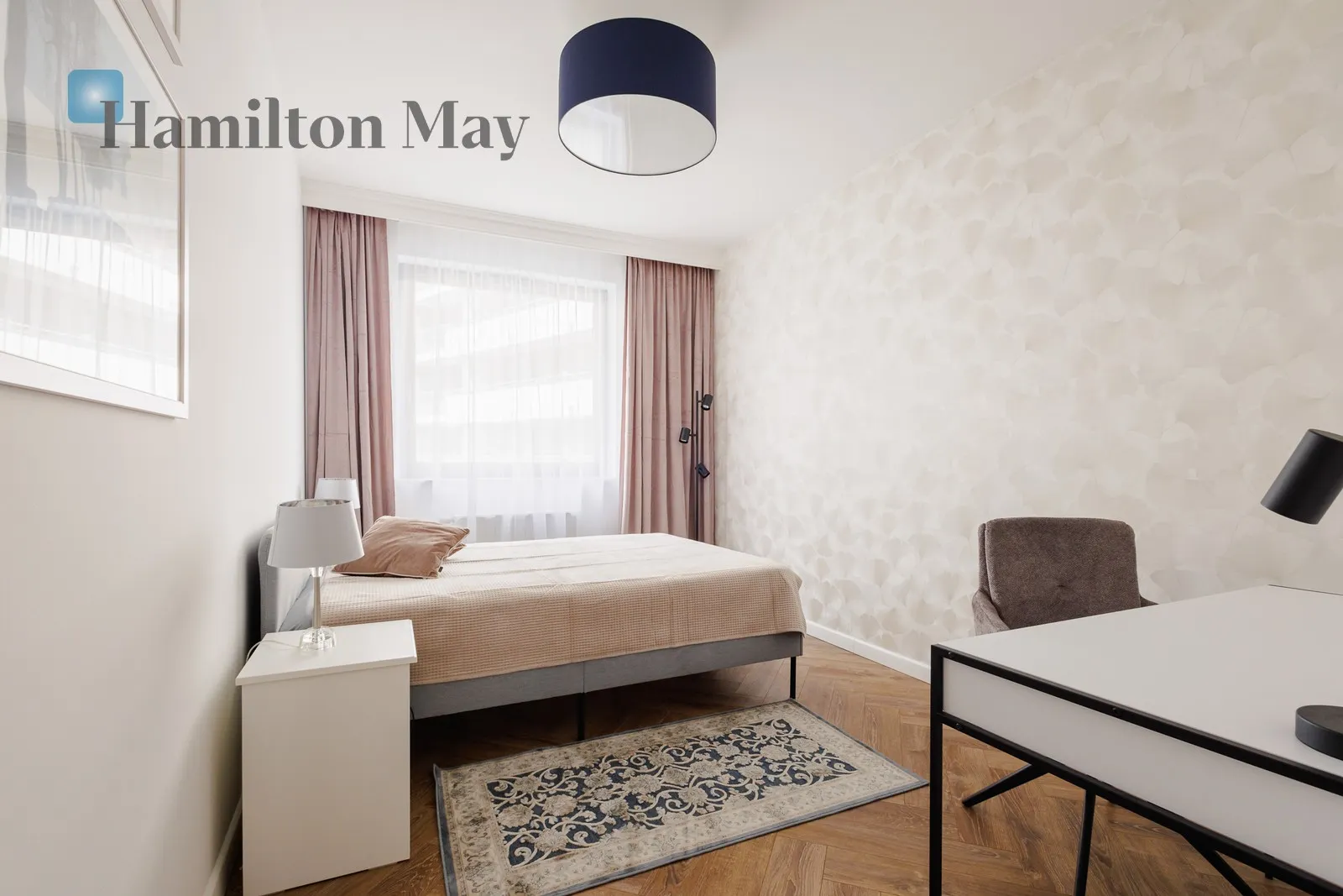 Street: Kłopot Region: Wola Subregion: Powązki Distance to centre: 3.72 km Level: 1 Price: 5900 PLN Bedrooms: 2 - slider