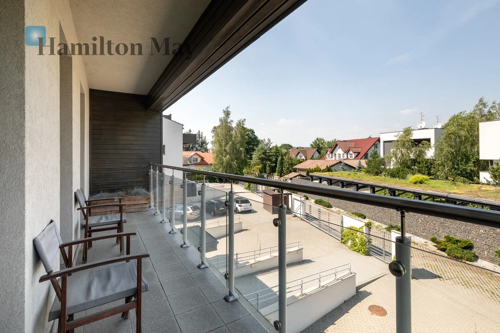 Spacious apartment with a terrace and garage in Wola Justowska - slider