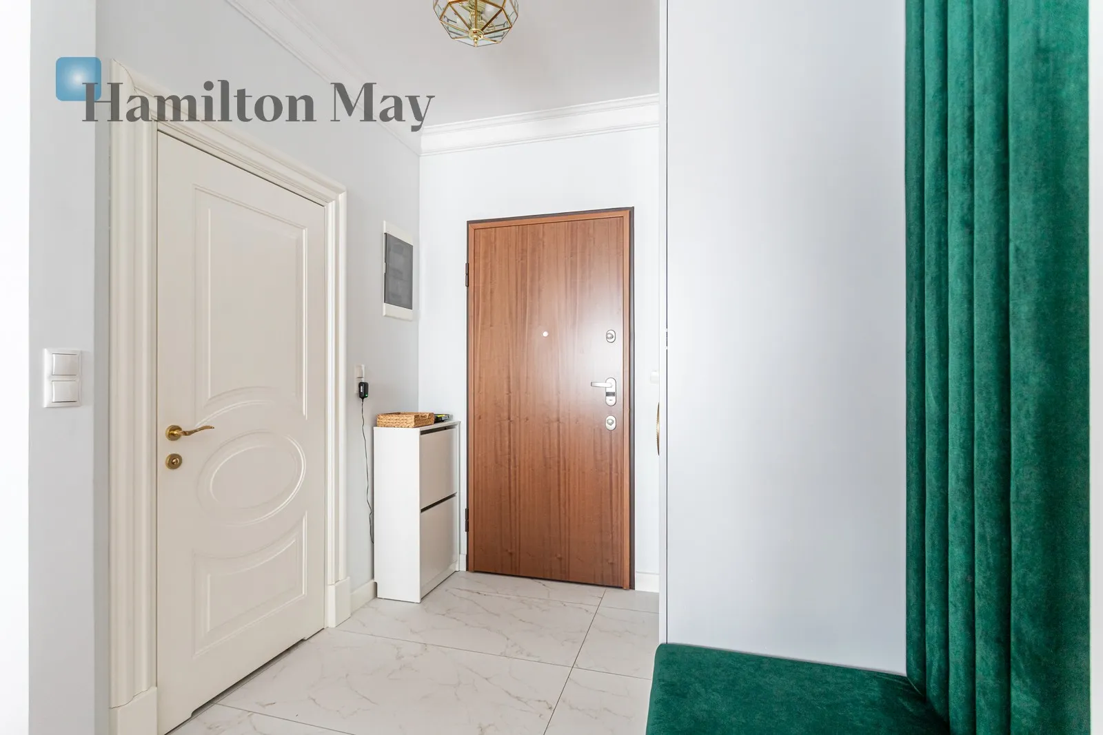 Street: Oboźna Region: Śródmieście Subregion: Powiśle Distance to centre: 1.15 km Level: 3 Price: 6500 PLN Bedrooms: 1 - slider