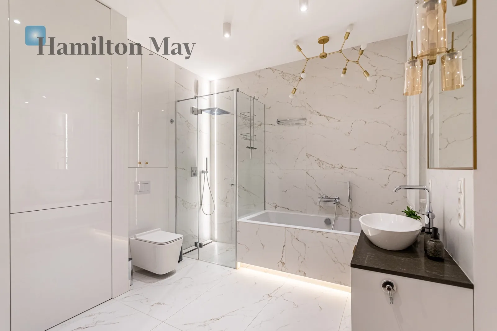 Region: Śródmieście Subregion: Powiśle Distance to centre: 1.15 km Level: 3 Price: 6500 PLN Bedrooms: 1 Bathrooms: 2 - slider