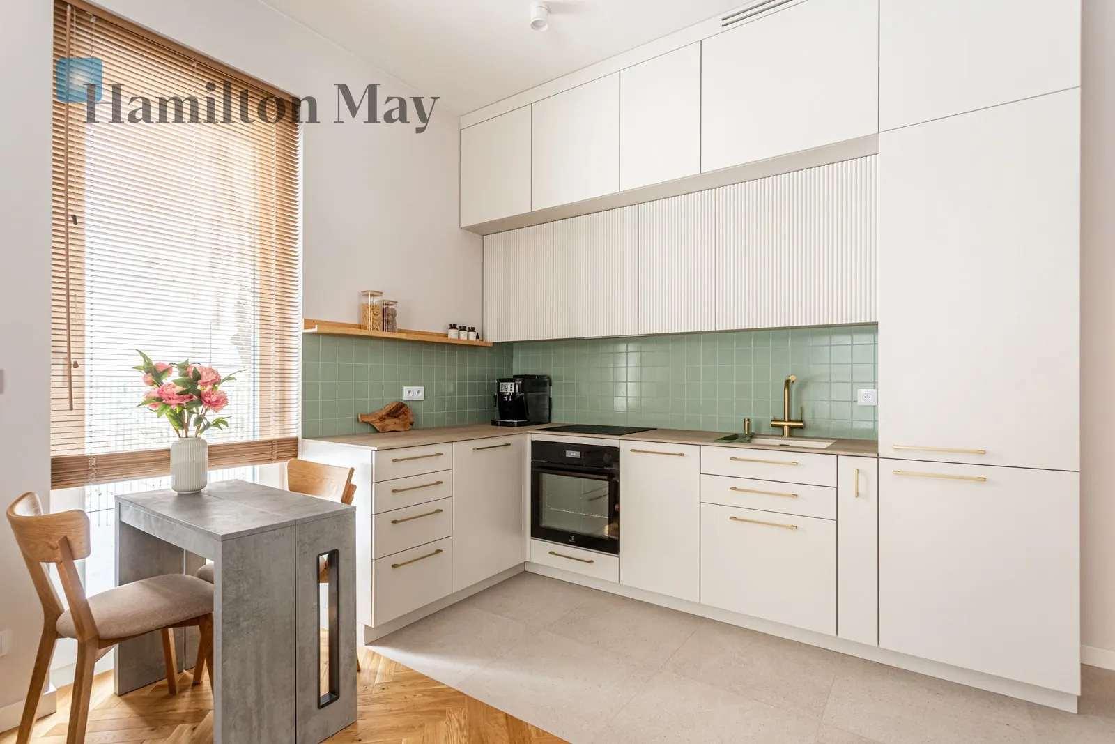 Exclusive two-bedroom apartment in Warsaw - slider