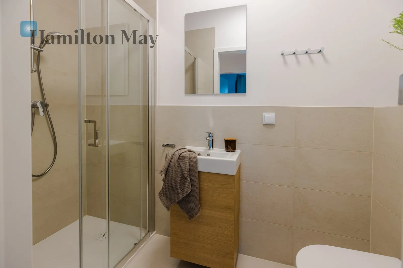 Distance to centre: 5.78 km Price: 1685000 PLN Bedrooms: 3 Bathrooms: 2 Size: 96.28m2 Price/m2: 17501 PLN - slider