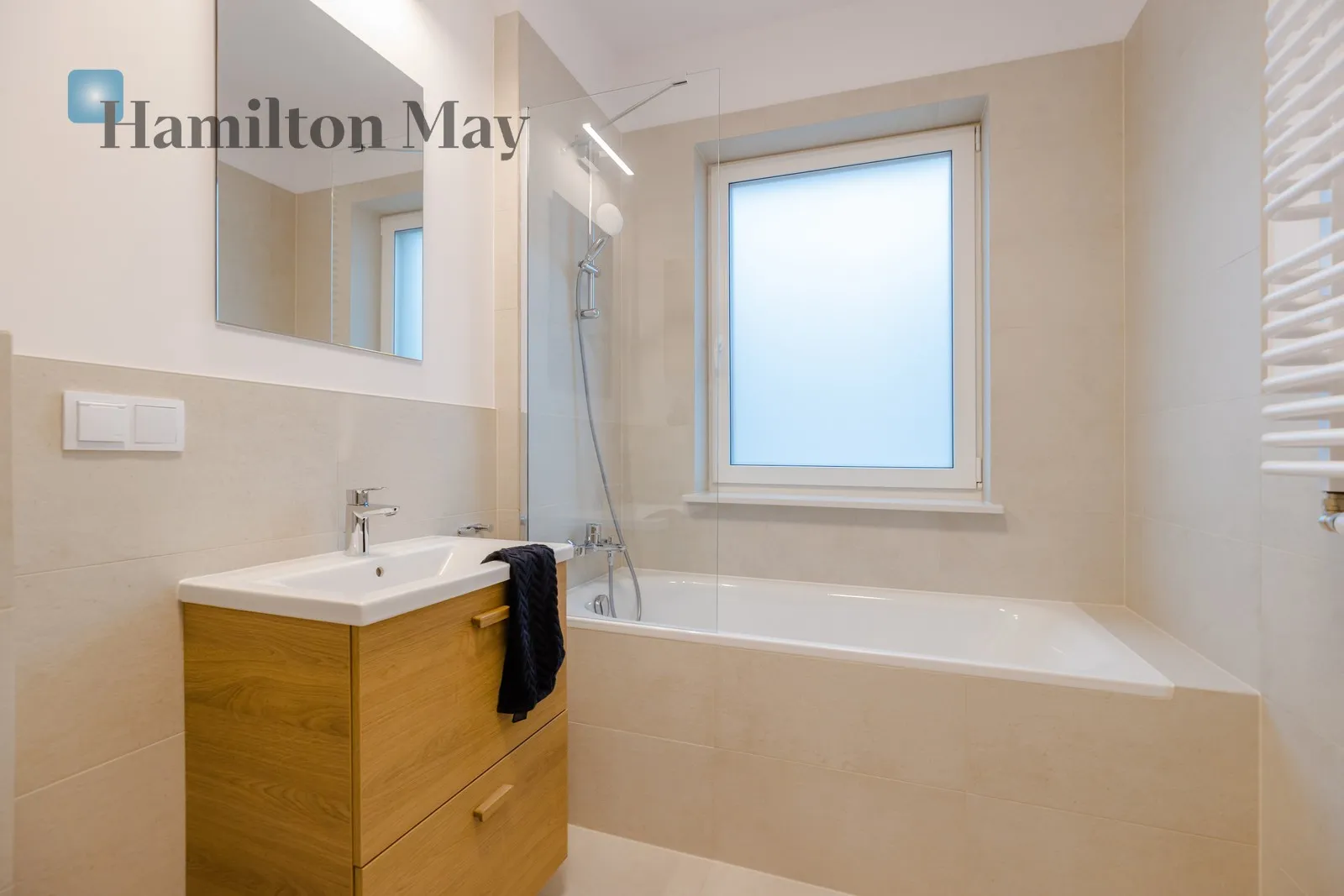 Subregion: Raków Distance to centre: 5.78 km Price: 1685000 PLN Bedrooms: 3 Bathrooms: 2 Size: 96.28m2 - slider