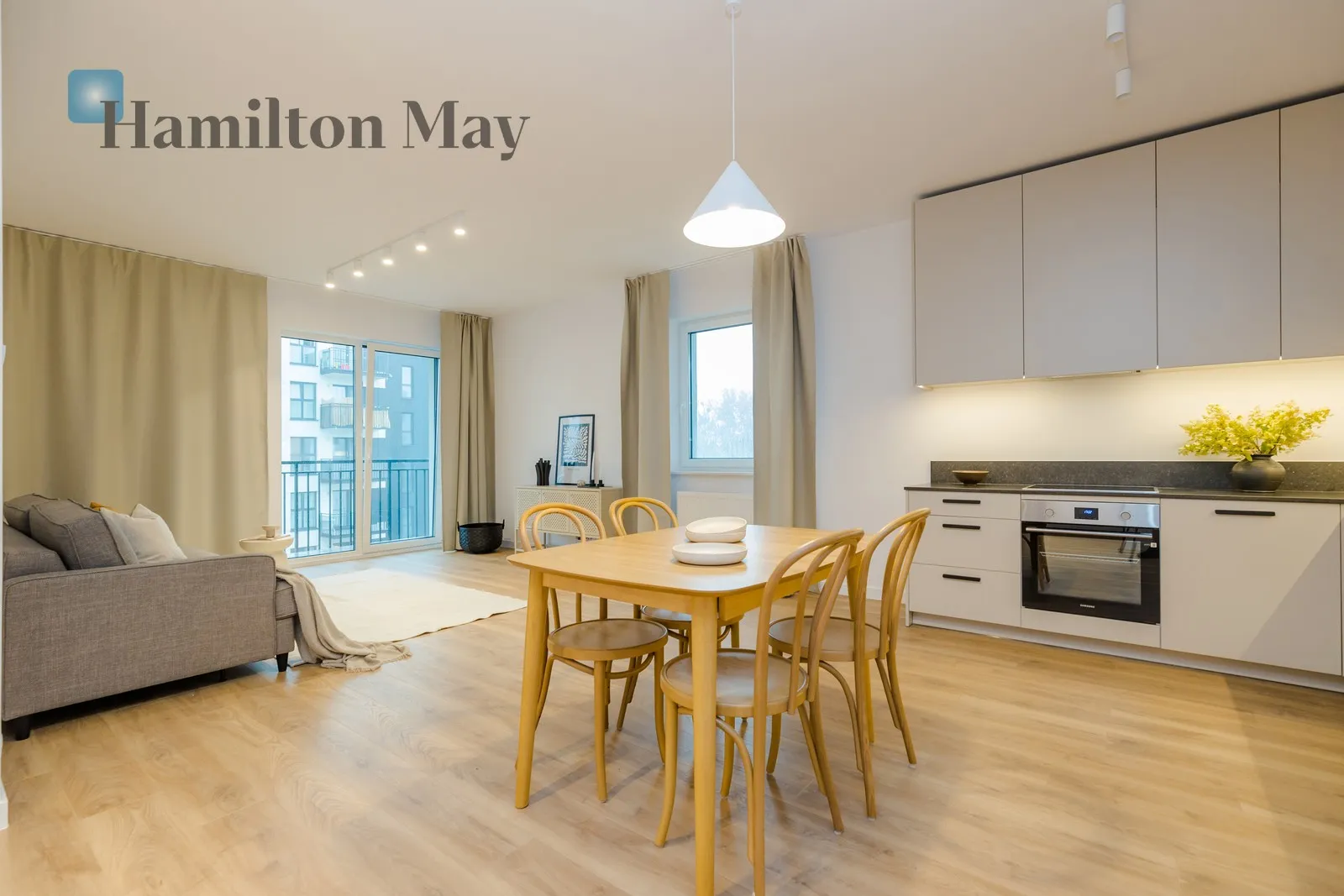 City: Warszawa Street: Wschodu Słońca Region: Włochy Subregion: Raków Distance to centre: 5.78 km Price: 1685000 PLN Bedrooms: 3 Bathrooms: 2 Size: 96.28m2 - slider
