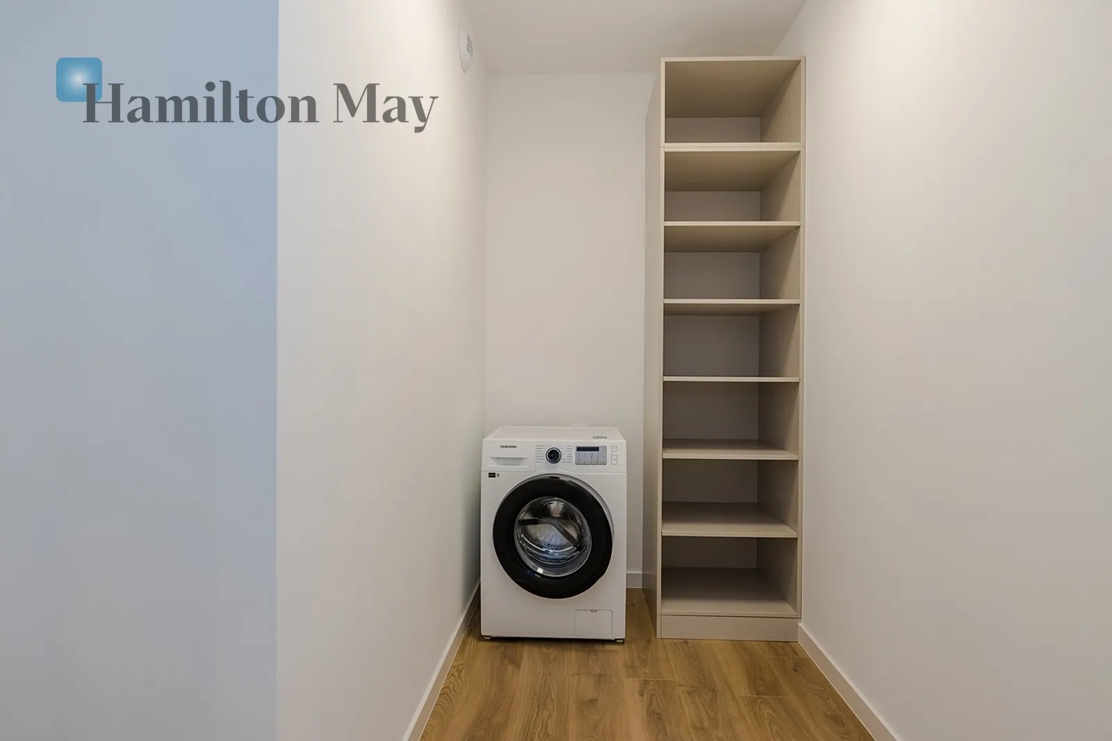 Region: Włochy Subregion: Raków Distance to centre: 5.73 km Level: 5 Price: 1700000 PLN Bedrooms: 3 - slider