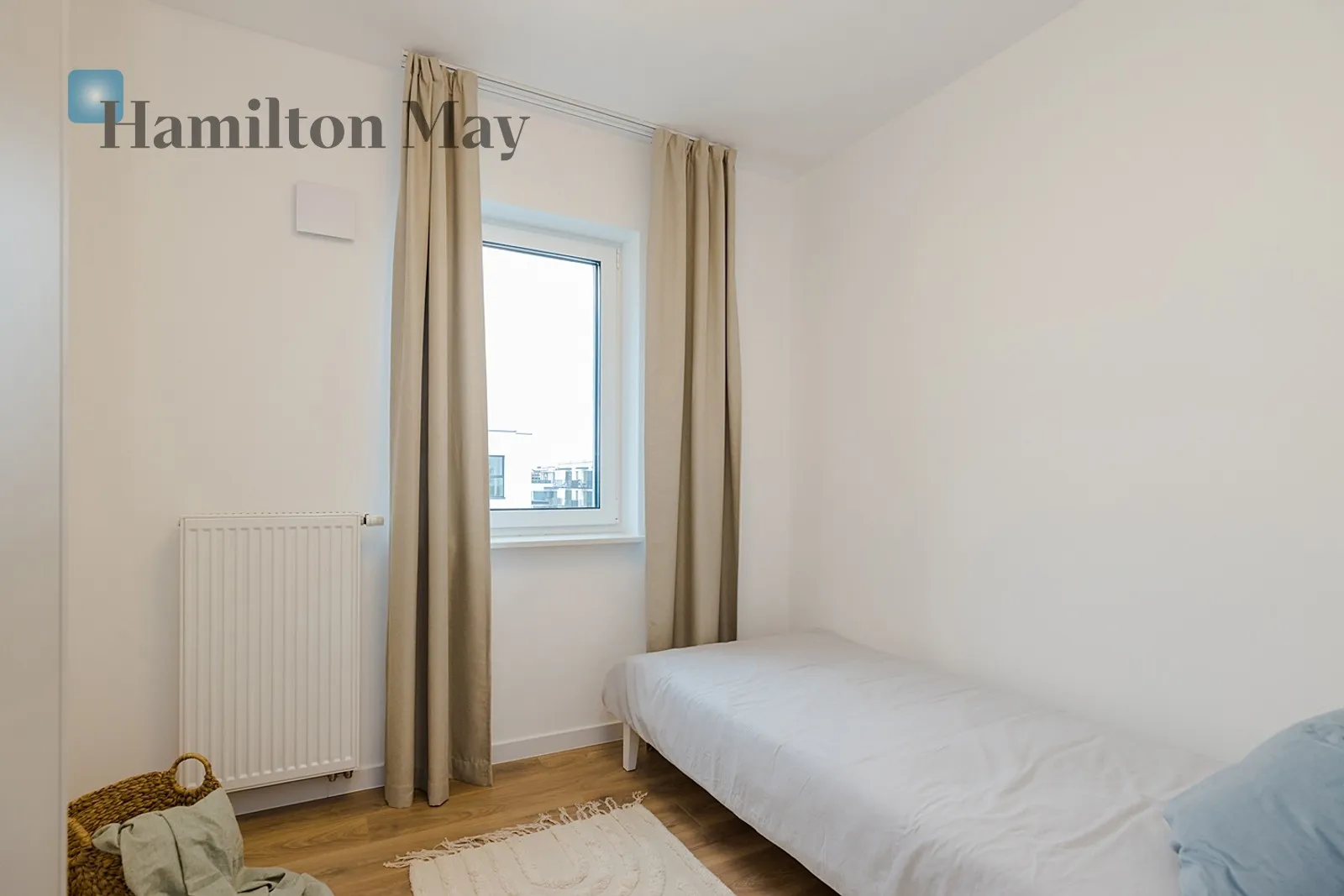 City: Warszawa Street: Wschodu Słońca Region: Włochy Subregion: Raków Distance to centre: 5.73 km Level: 5 - slider