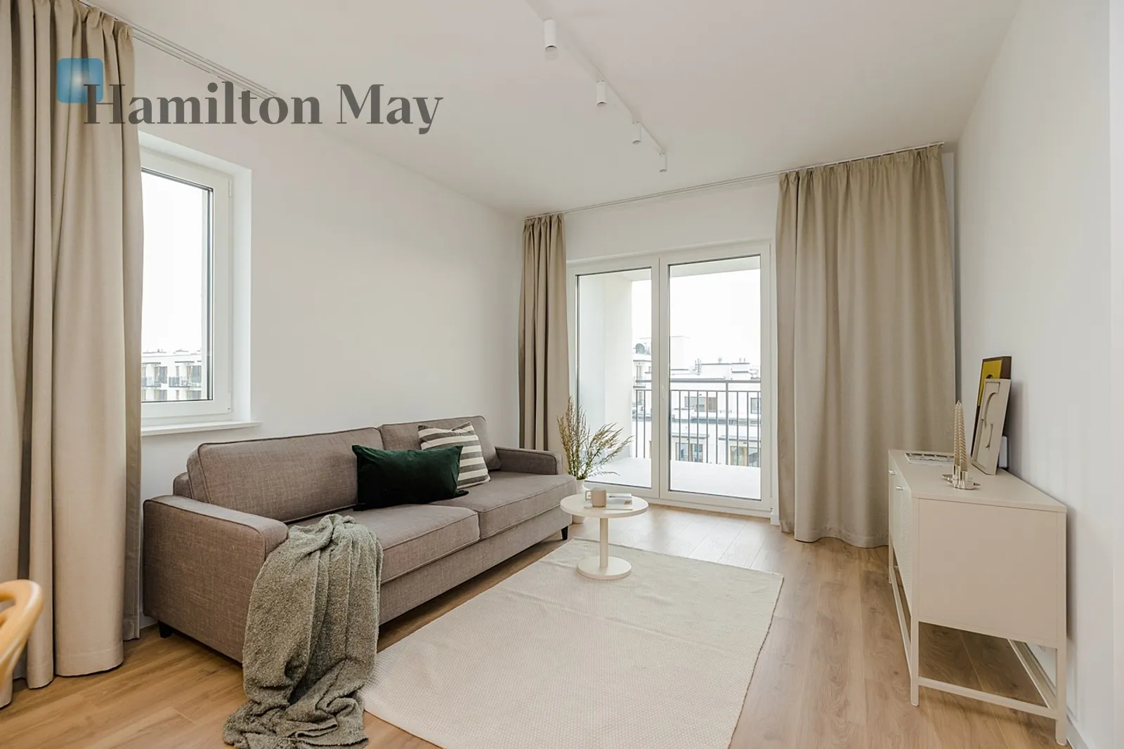 Street: Wschodu Słońca Region: Włochy Subregion: Raków Distance to centre: 5.73 km Level: 5 Price: 1700000 PLN Bedrooms: 3 Bathrooms: 3 Size: 101.14m2 Price/m2: 16808 PLN - slider