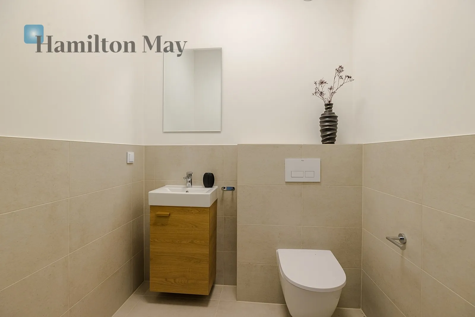 Subregion: Raków Distance to centre: 5.73 km Level: 5 Price: 1700000 PLN Bedrooms: 3 Bathrooms: 3 - slider