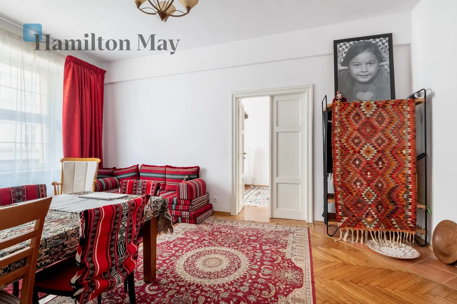 City: Kraków Street: Starowiślna Region: Stare Miasto Distance to centre: 0.9 km Level: 1 Price: 1630000 PLN Bedrooms: 3 Bathrooms: 2 Size: 106.7m2 - slider