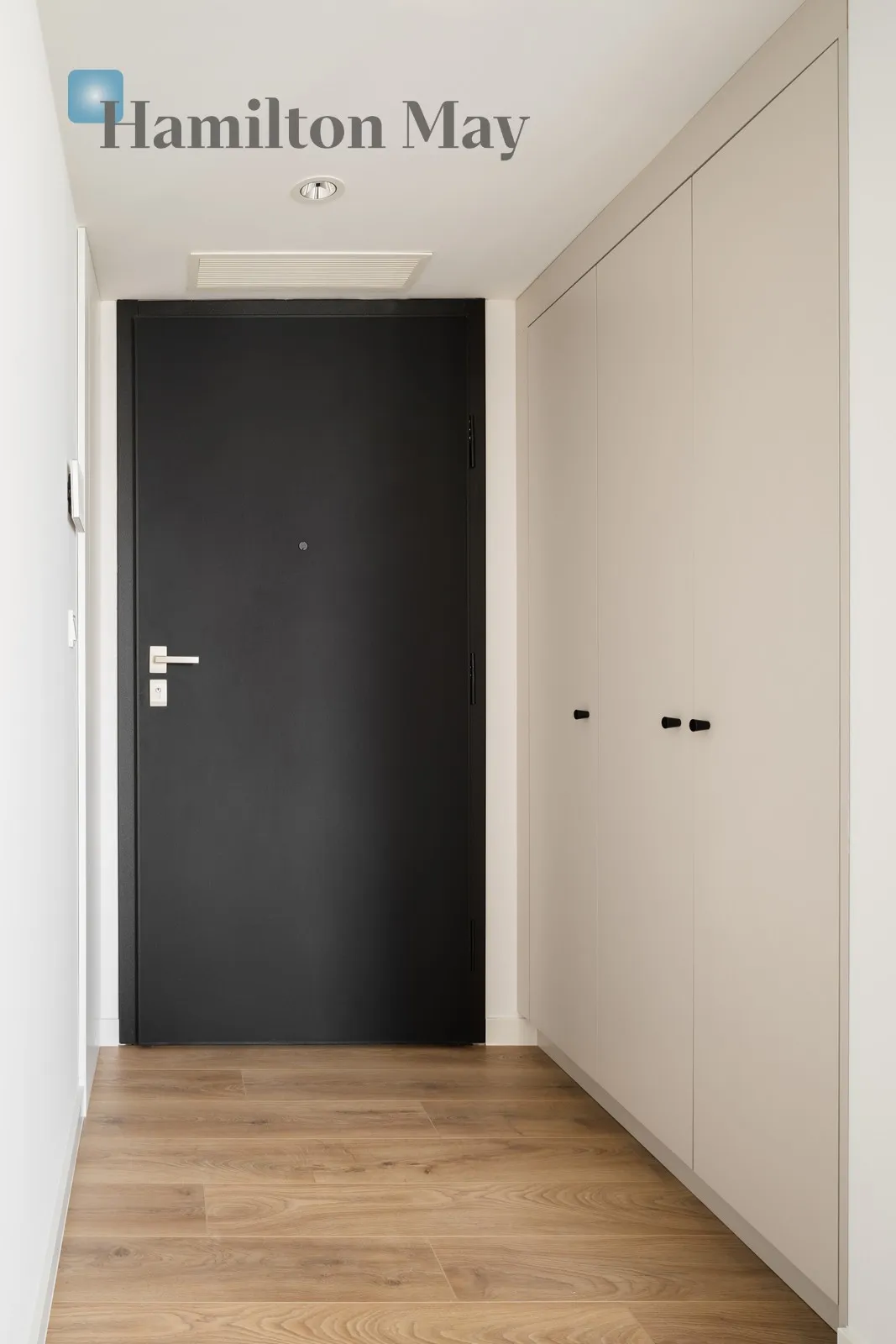 Subregion: Mirów Distance to centre: 1.6 km Level: 11 Price: 1341000 PLN Bedrooms: 1 Bathrooms: 1 Size: 42.79m2 - slider