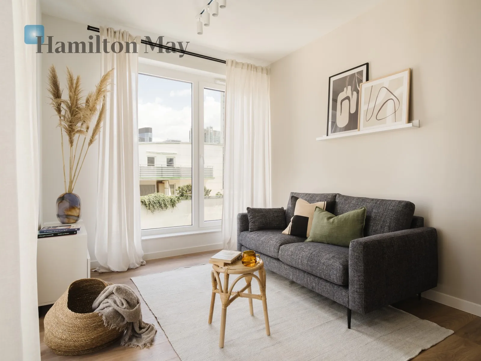 Street: Grzybowska Region: Wola Subregion: Mirów Distance to centre: 1.6 km Level: 11 Price: 1341000 PLN Bedrooms: 1 Bathrooms: 1 Size: 42.79m2 Price/m2: 31339 PLN - slider