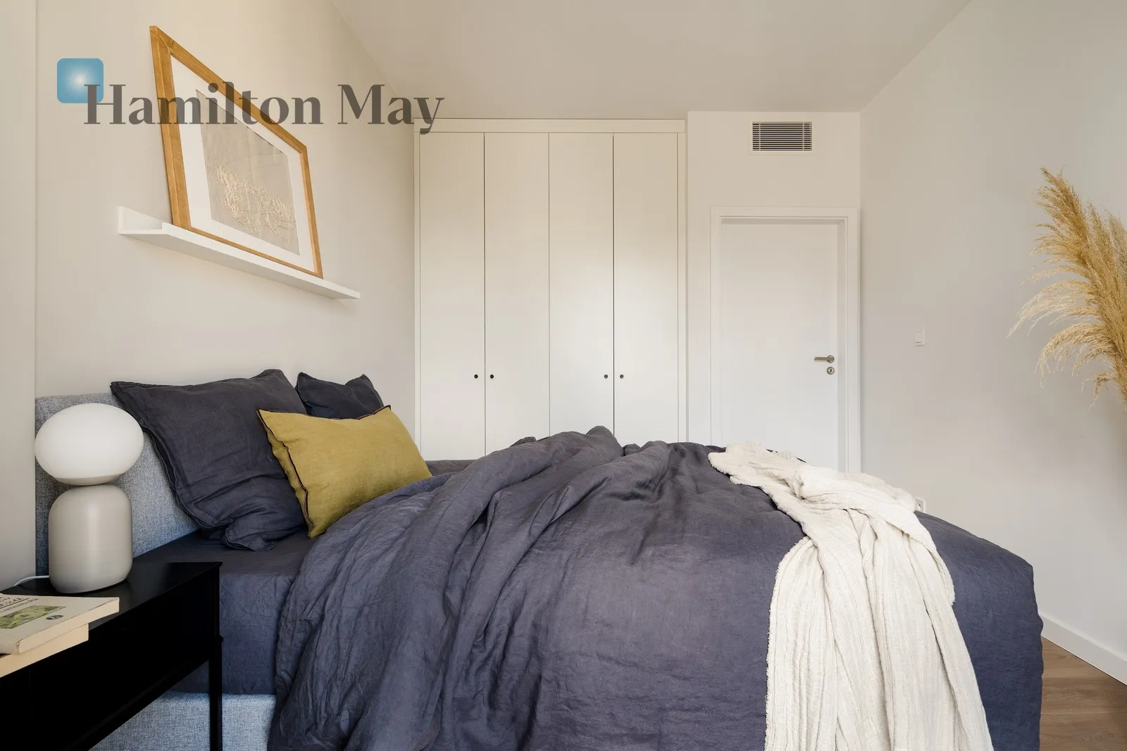 Subregion: Mirów Distance to centre: 1.6 km Level: 11 Price: 1341000 PLN Bedrooms: 1 Bathrooms: 1 Size: 42.79m2 Price/m2: 31339 PLN - slider