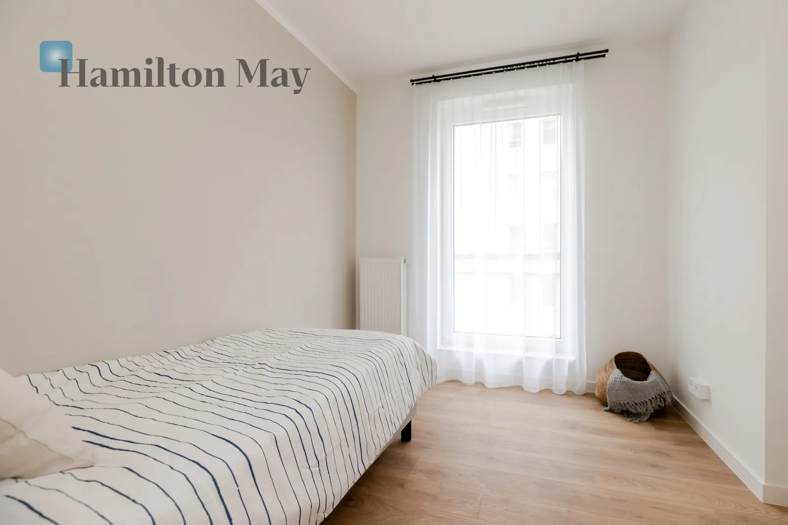 City: Warszawa Street: Grzybowska Region: Wola Subregion: Mirów Distance to centre: 1.6 km Level: 7 Price: 1230000 PLN Bedrooms: 2 - slider