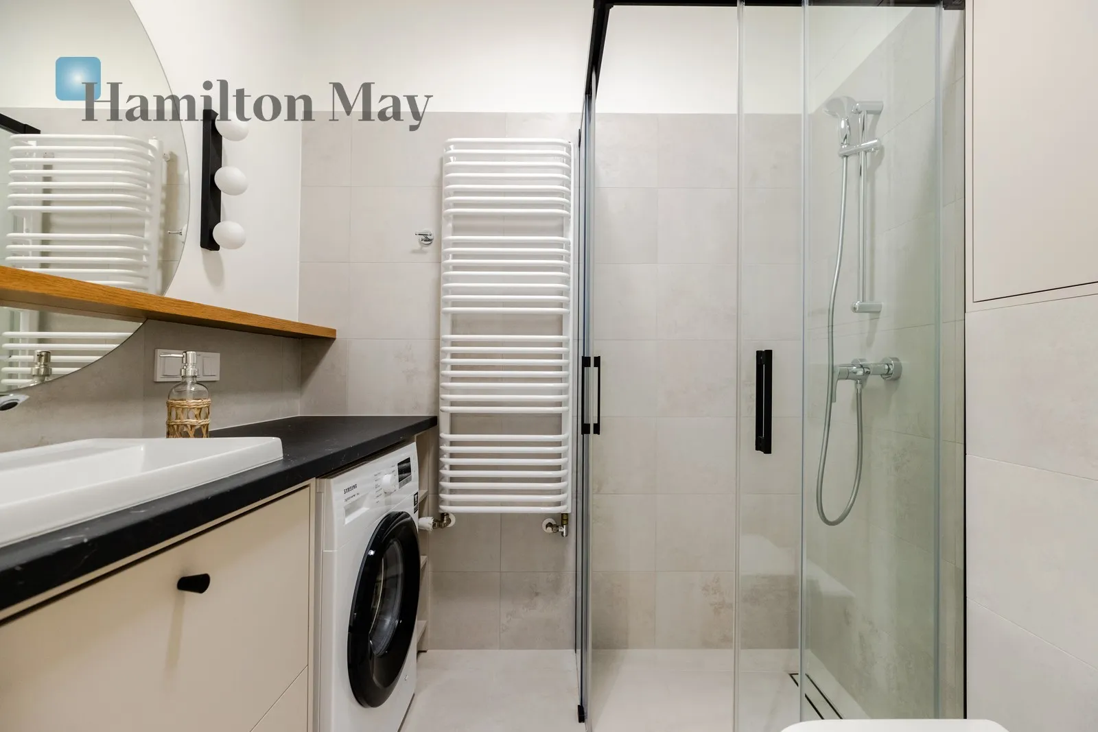 Street: Grzybowska Region: Wola Subregion: Mirów Distance to centre: 1.6 km Level: 7 Price: 1230000 PLN Bedrooms: 2 Bathrooms: 1 - slider