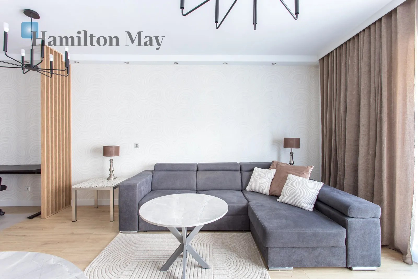 City: Wrocław Street: Krawiecka Region: Stare Miasto Distance to centre: 0.51 km Level: 4 Price: 3700 PLN Bedrooms: 1 Bathrooms: 1 Size: 66m2 - slider