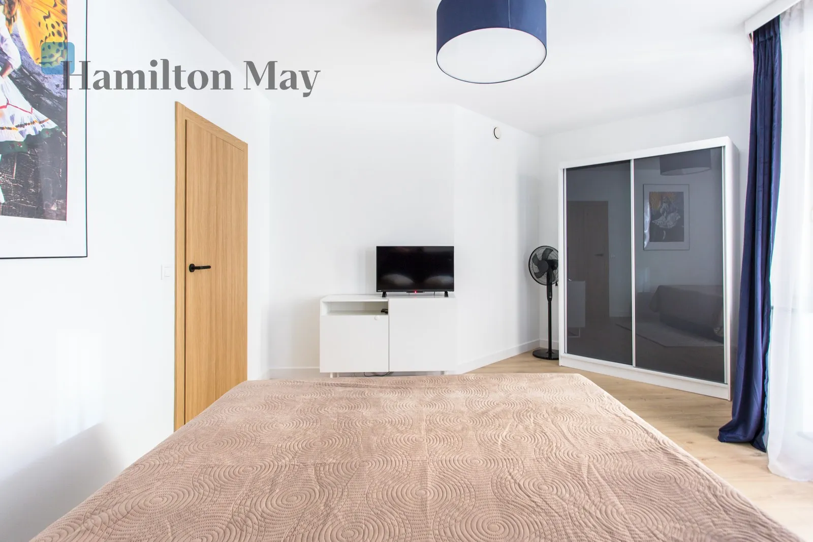 Street: Krawiecka Region: Stare Miasto Distance to centre: 0.51 km Level: 4 Price: 3700 PLN Bedrooms: 1 Bathrooms: 1 - slider