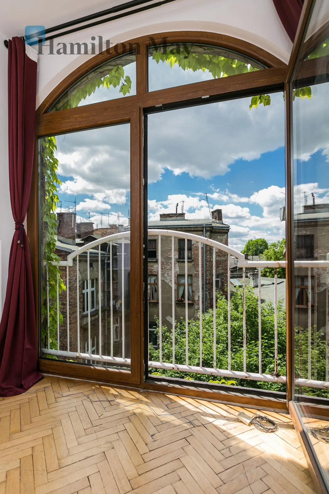 Street: Tadeusza Pawlikowskiego Region: Stare Miasto Level: 4 Price: 3600 PLN Bedrooms: 2 Bathrooms: 1 Size: 78.7m2 Price/m2: 46 PLN - slider