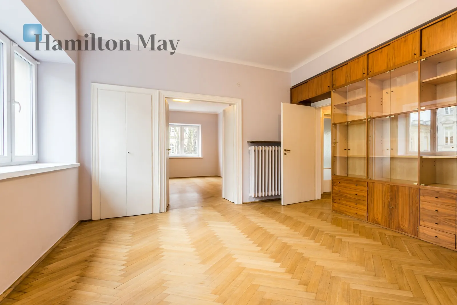 Region: Śródmieście Subregion: Ujazdów Distance to centre: 1.64 km Level: 1 Price: 13000 PLN Bedrooms: null Bathrooms: null Plot size: nullm2 Layout: null - slider