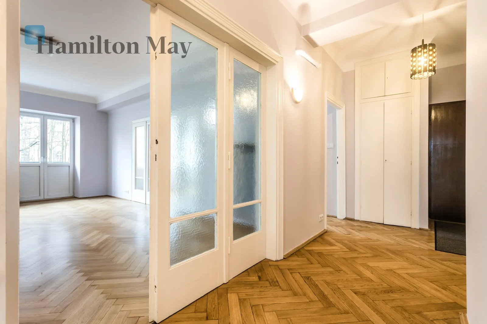 Subregion: Ujazdów Distance to centre: 1.64 km Level: 1 Price: 13000 PLN Bedrooms: null Bathrooms: null Plot size: nullm2 Layout: null - slider