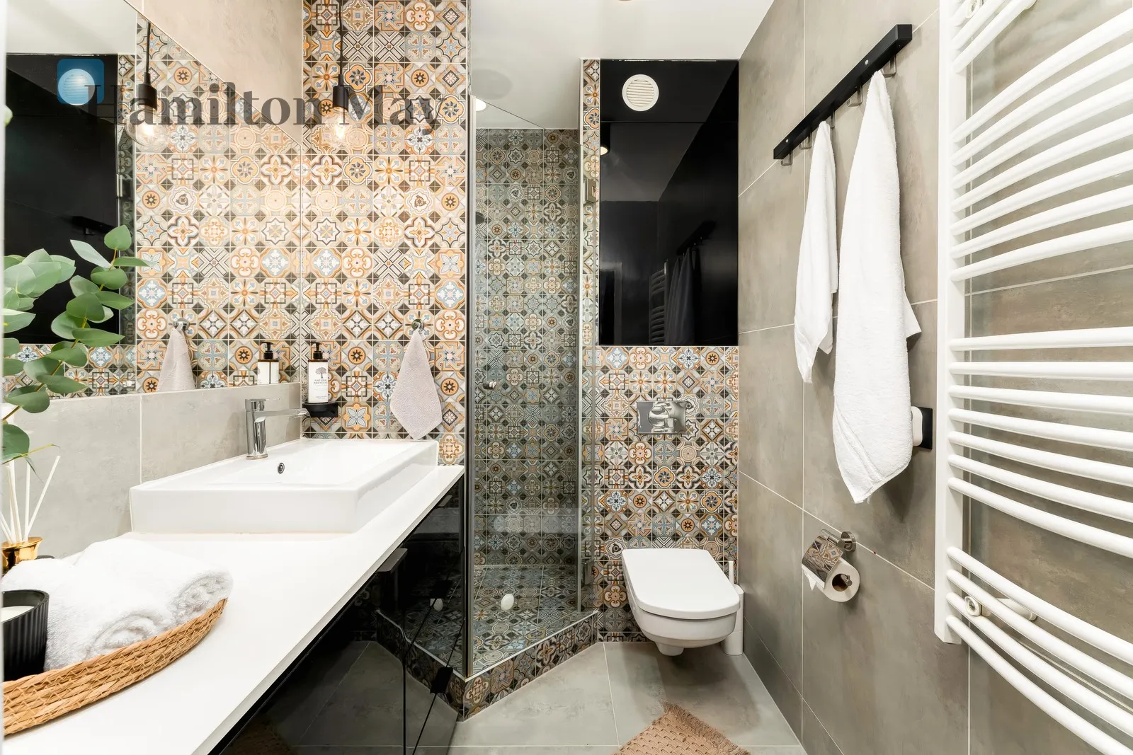 Street: Tyniecka Region: Dębniki Distance to centre: 4.93 km Level: 1 Price: 580000 PLN Bedrooms: 1 Bathrooms: 1 Size: 35m2 Price/m2: 16571 PLN - slider