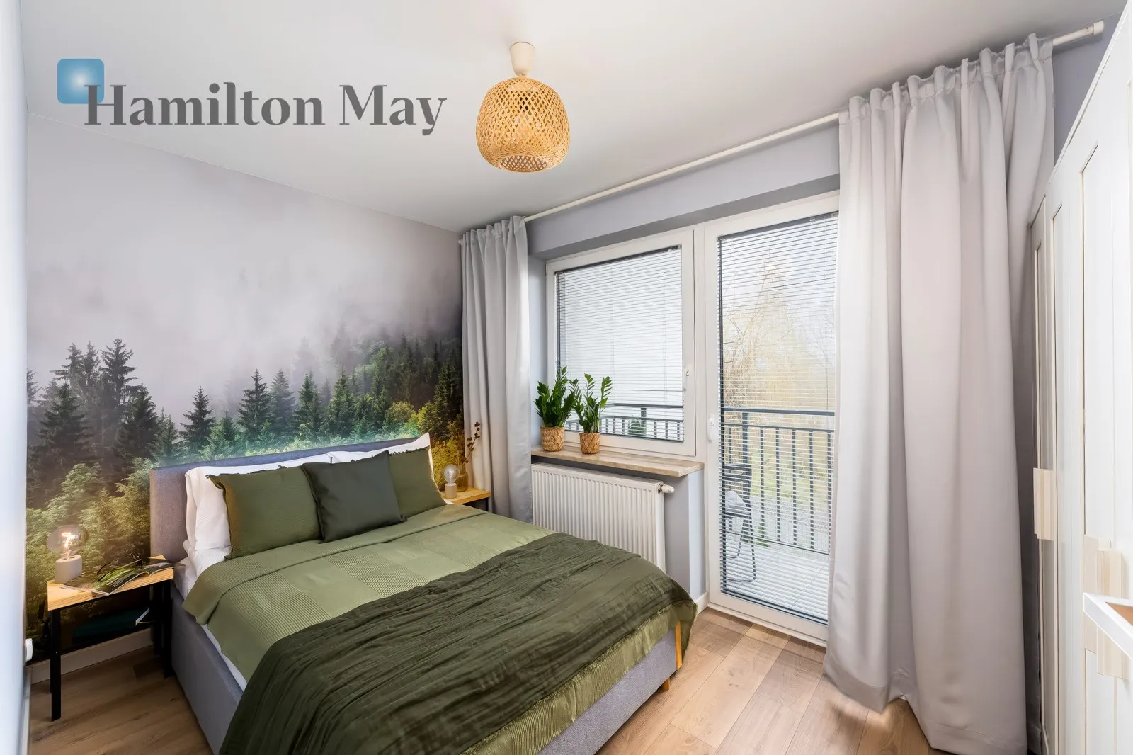 Street: Tyniecka Region: Dębniki Distance to centre: 4.93 km Level: 1 Price: 580000 PLN Bedrooms: 1 Bathrooms: 1 - slider