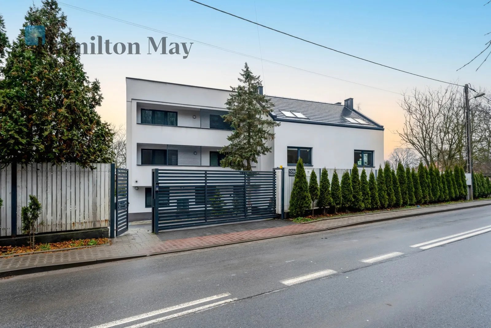 Region: Dębniki Distance to centre: 4.93 km Level: 1 Price: 580000 PLN Bedrooms: 1 Bathrooms: 1 Size: 35m2 - slider