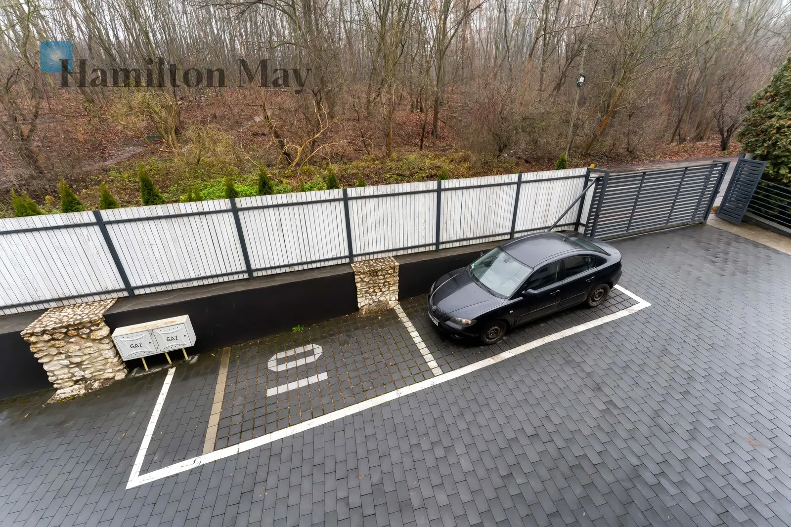 Street: Tyniecka Region: Dębniki Distance to centre: 4.93 km Level: 1 Price: 580000 PLN Bedrooms: 1 - slider