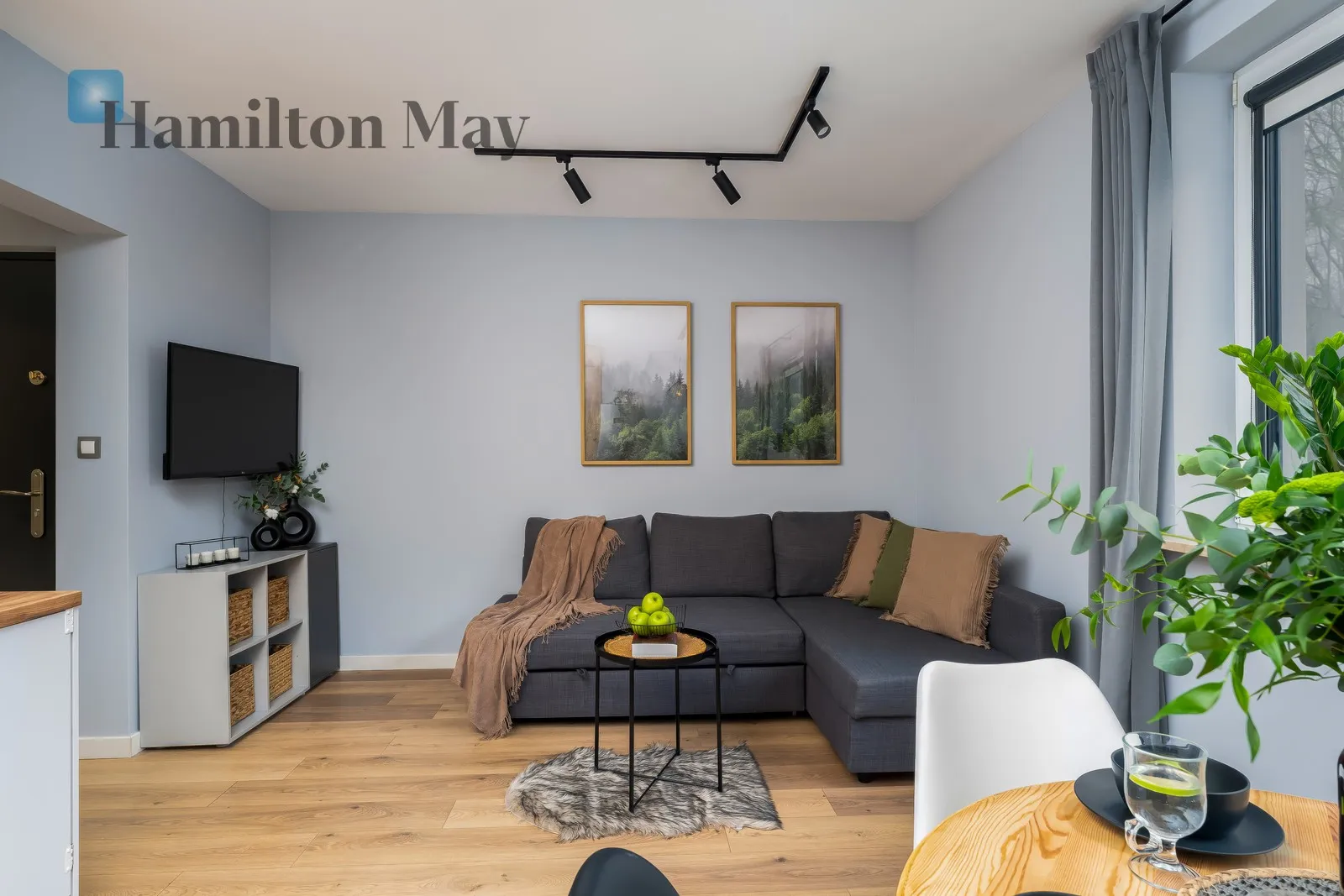 City: Kraków Street: Tyniecka Region: Dębniki Distance to centre: 4.93 km Level: 1 - slider