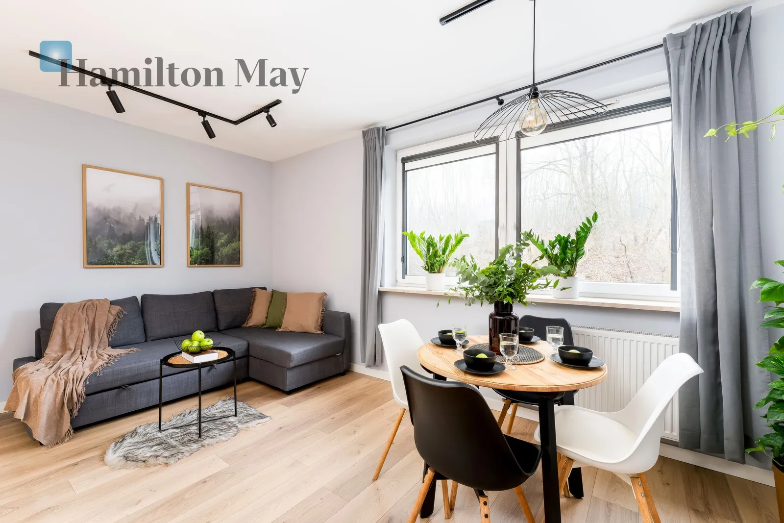 Street: Tyniecka Region: Dębniki Distance to centre: 4.93 km Level: 1 Price: 580000 PLN - slider