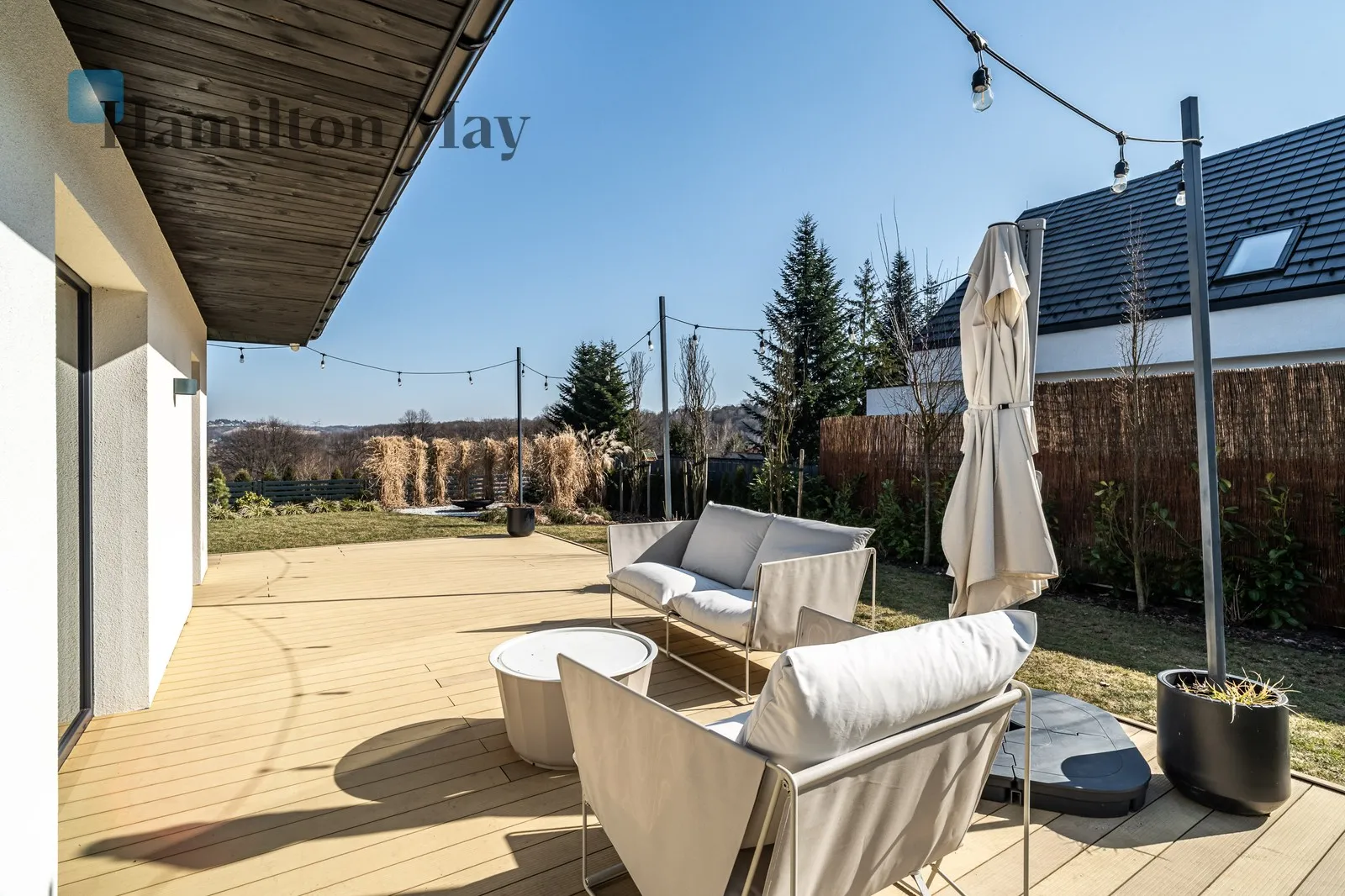 A unique single-story house for sale in Konary - slider