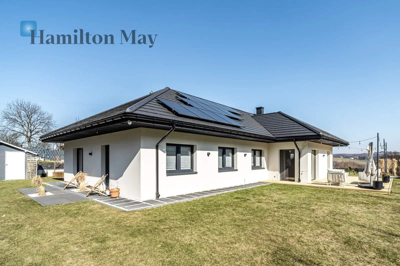 A unique single-story house for sale in Konary - slider