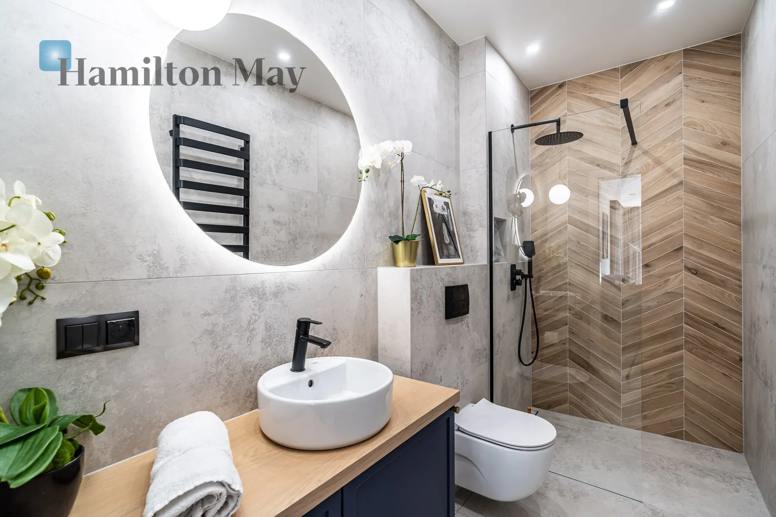 A unique single-story house for sale in Konary - slider