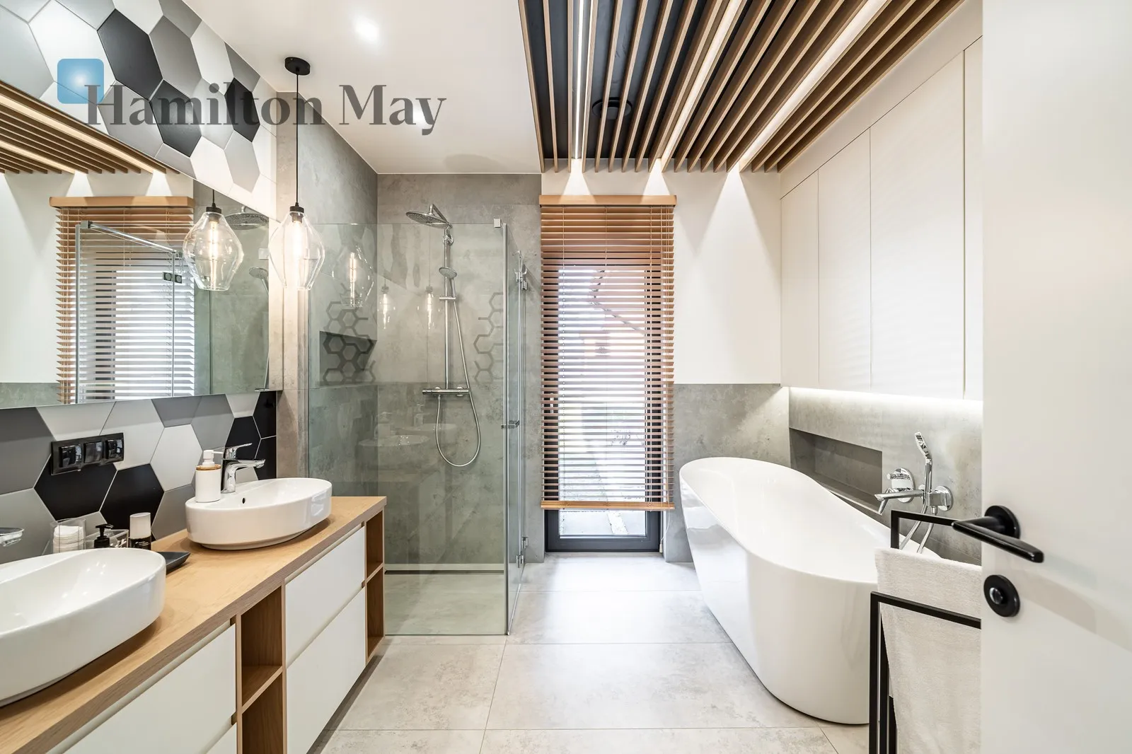 A unique single-story house for sale in Konary - slider