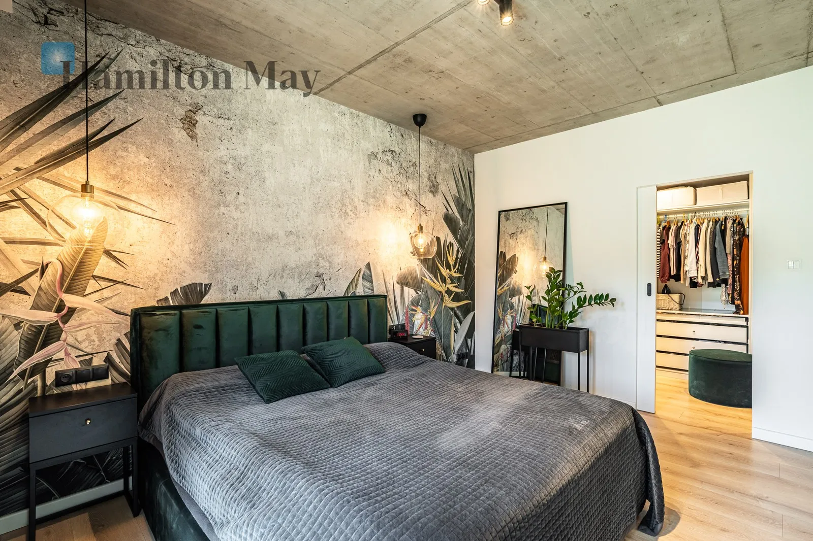 A unique single-story house for sale in Konary - slider