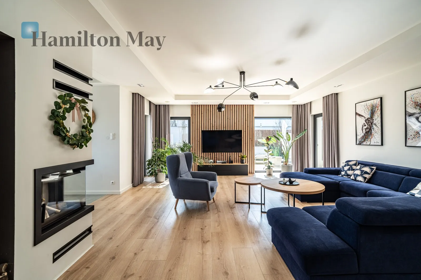 A unique single-story house for sale in Konary - slider