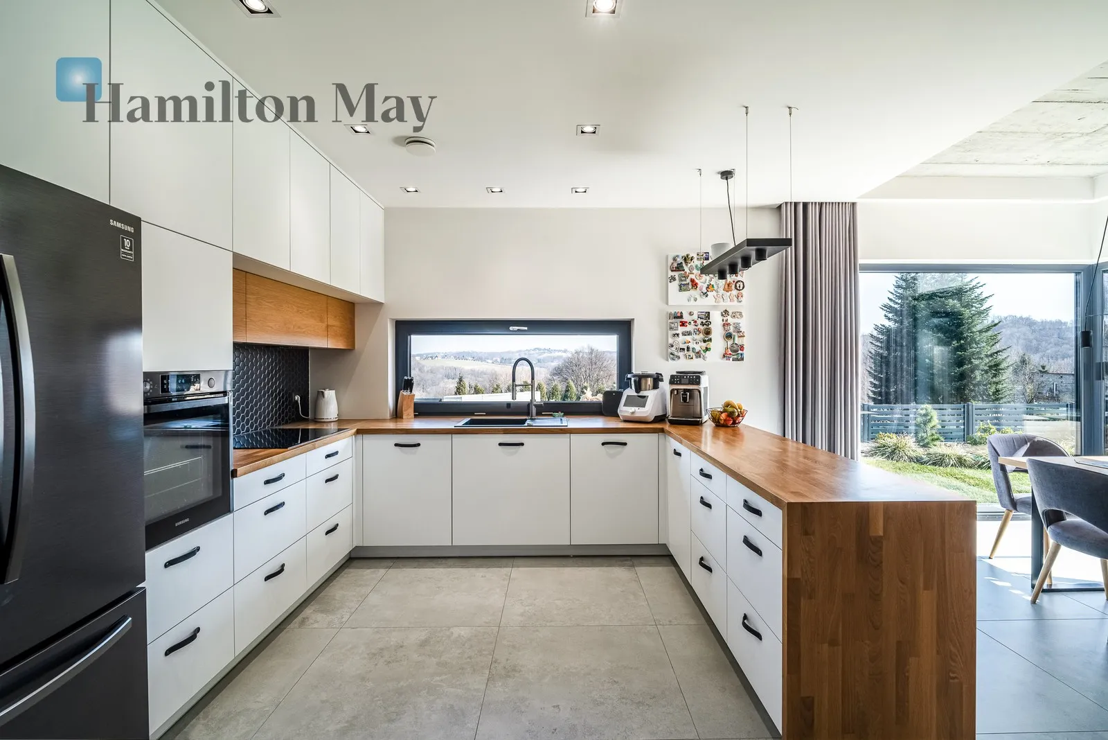 A unique single-story house for sale in Konary - slider