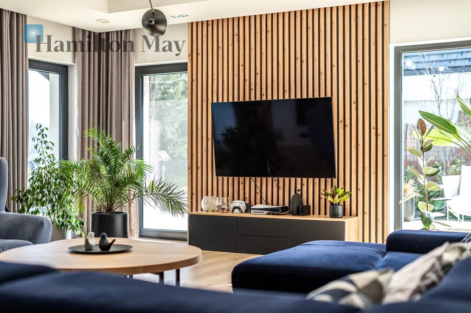 A unique single-story house for sale in Konary - slider