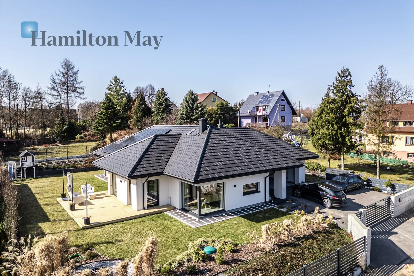 A unique single-story house for sale in Konary - slider