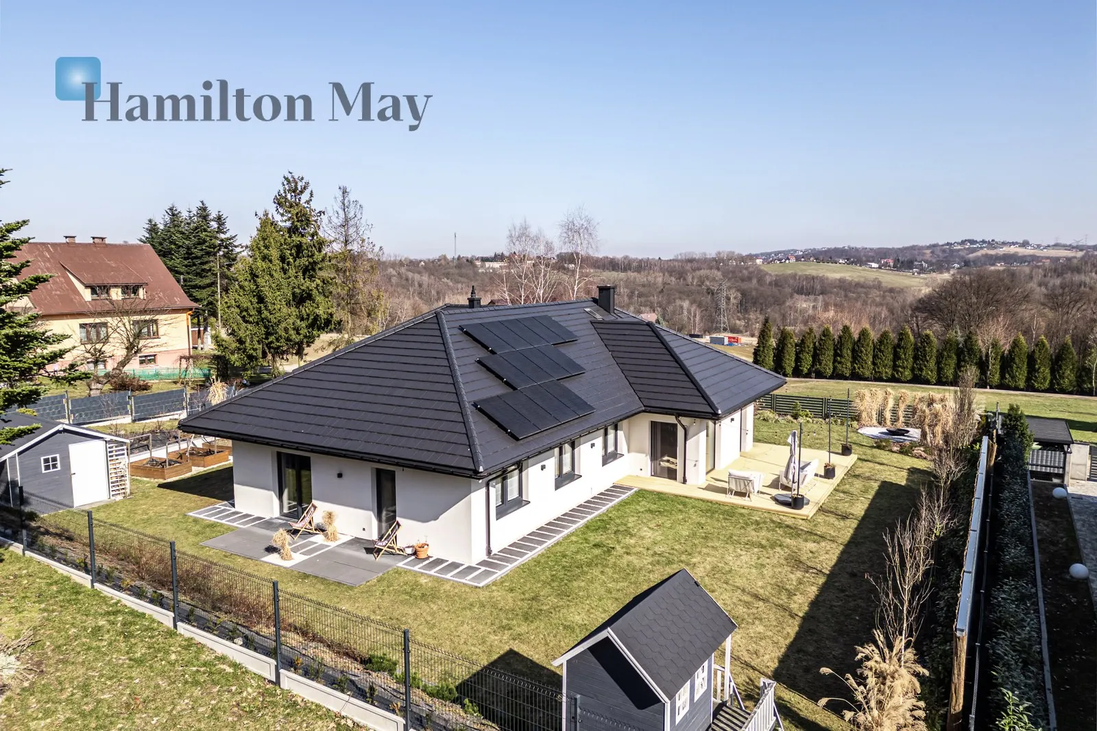 A unique single-story house for sale in Konary - slider