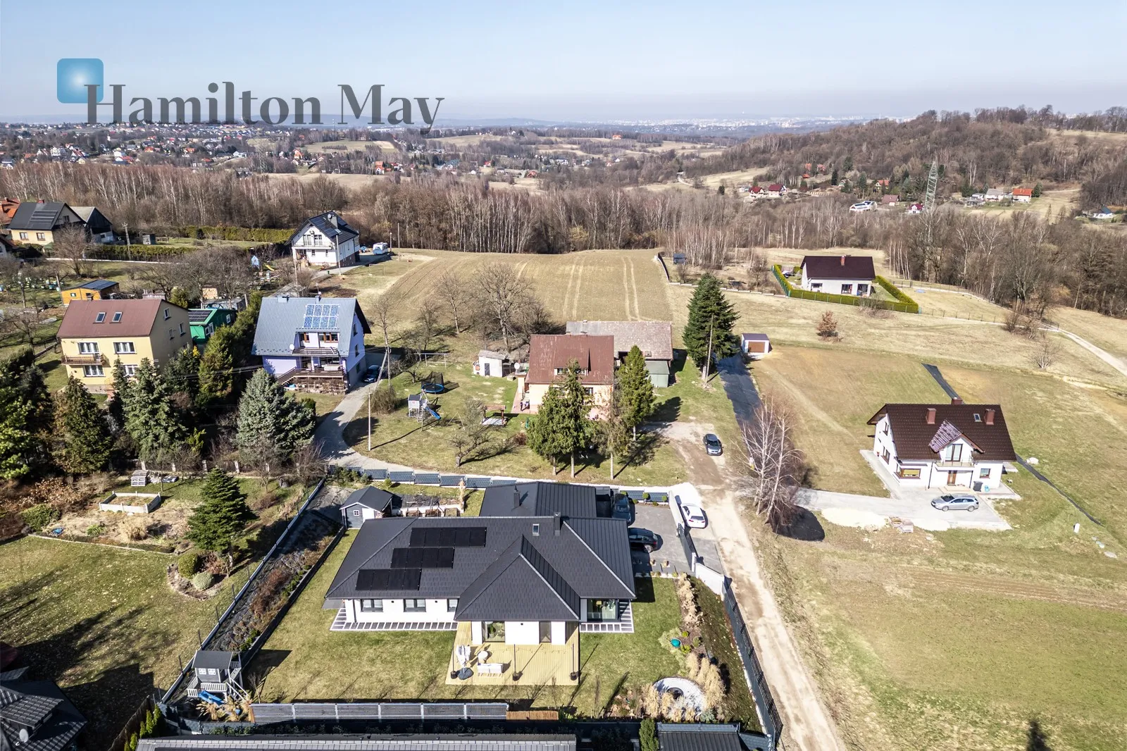 A unique single-story house for sale in Konary - slider